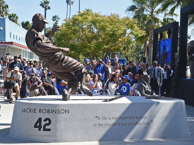 Jackie Robinson statue Jackie-robinson-statue
