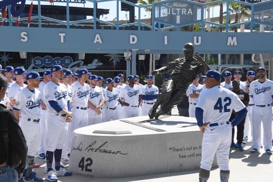 David Price, Dave Roberts, Los Angeles Dodgers, Jackie Robinson statue