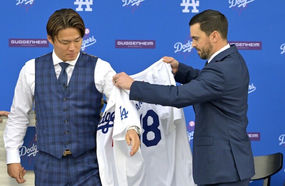Yoshinobu Yamamoto, Brandon Gomes