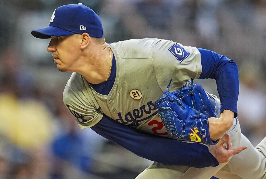 Walker Buehler, Roberto Clemente Day jersey patch