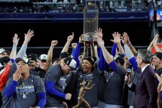 Mookie Betts, Freddie Freeman, Dave Roberts, Max Muncy, Dodgers win, 2024 World Series