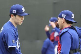 Roki Sasaki, Austin Barnes, 2025 Dodgers Spring Training