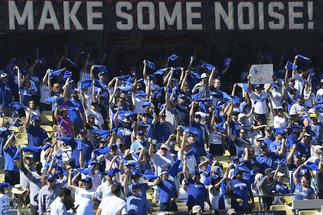 Dodger-stadium-fans-1