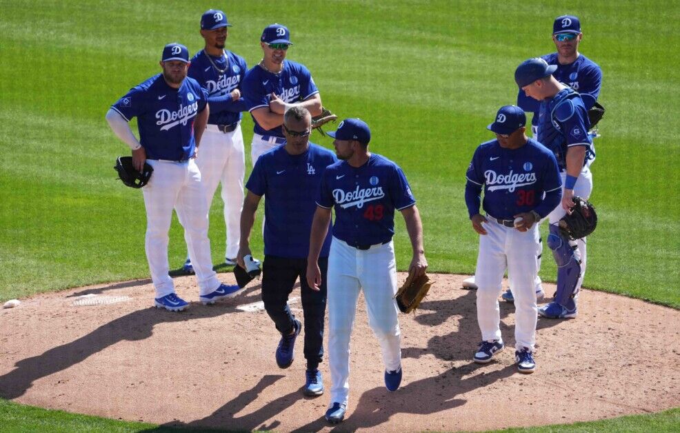 Blake Treinen, Dave Roberts, Max Muncy, Mookie Betts, Kiké Hernández, Will Smith, Freddie Freeman, Dodgers trainer 2024 Spring Training