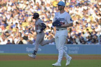 Ben Caparius, Christian Walker, Dodgers Fourth of July cap